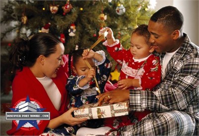 Top 10 Christmas Traditions to Start With Your Family This Year